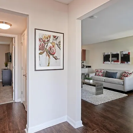City Center Location With 2 4K Hdtv'S & King Bed